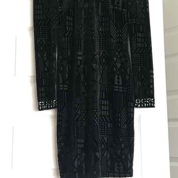 Black velour Guess dress with crystals. - Picture 2 of 4